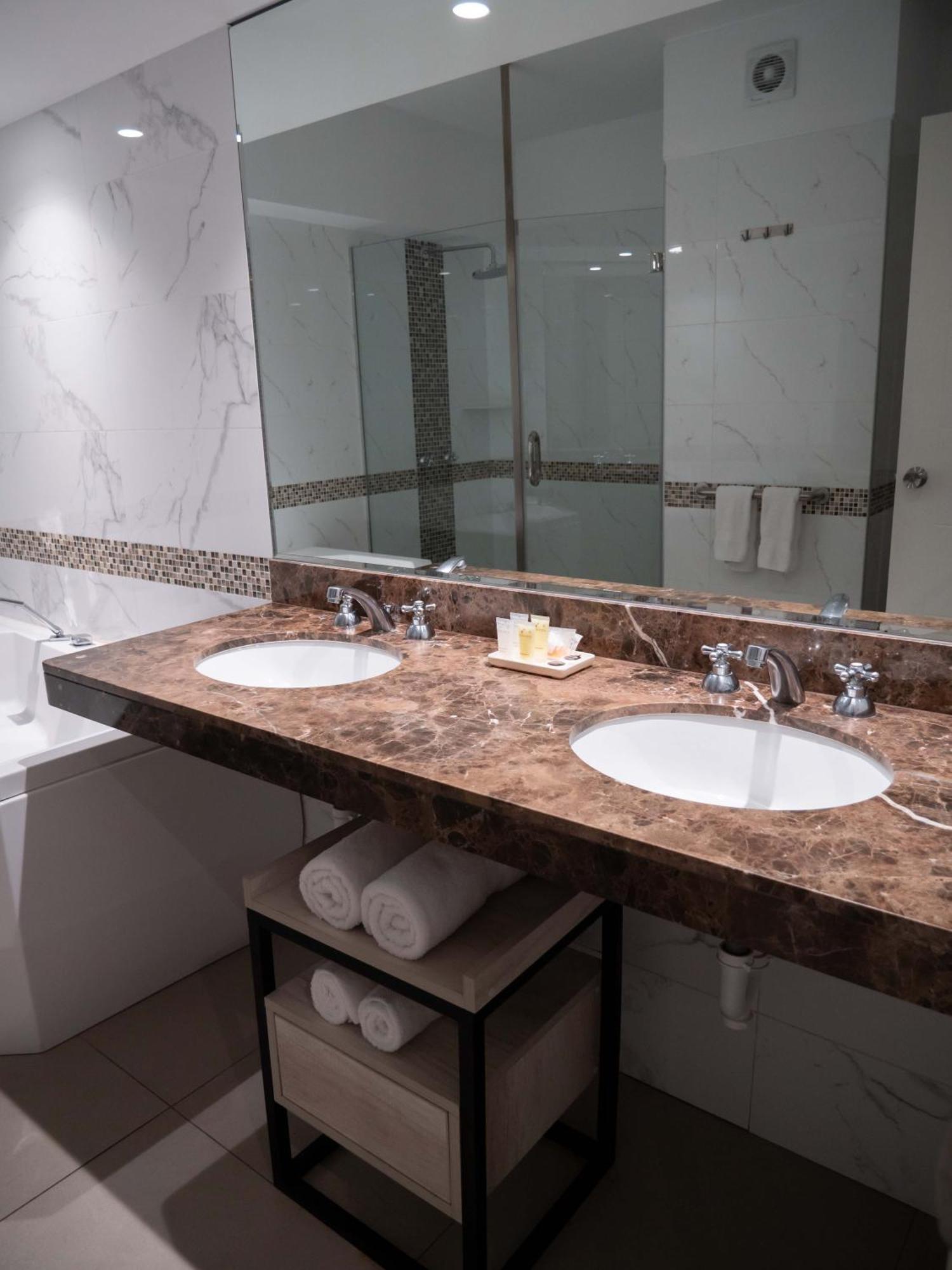 Hotel Britania Crystal Collection ลิมา ภายนอก รูปภาพ