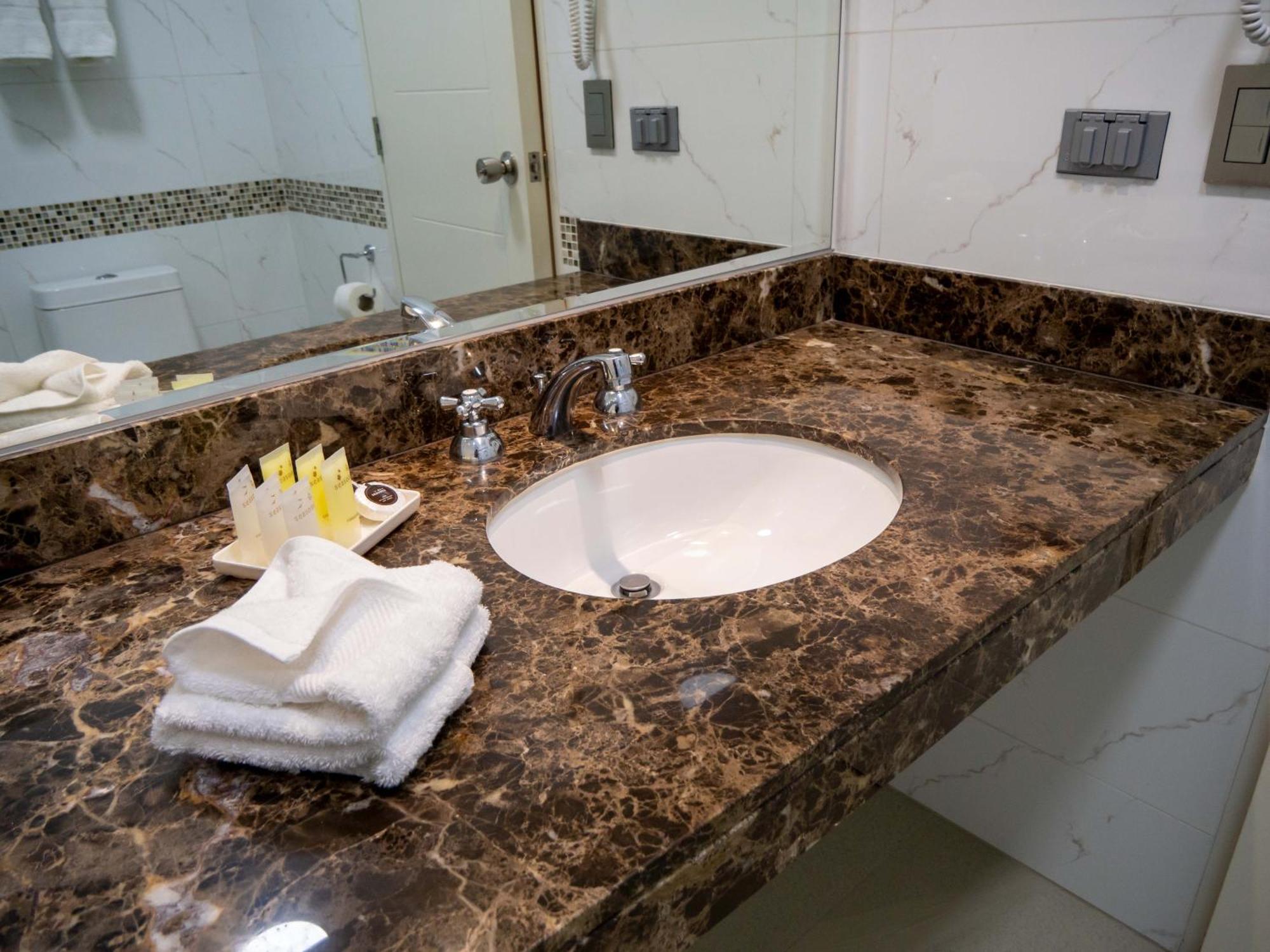 Hotel Britania Crystal Collection ลิมา ภายนอก รูปภาพ